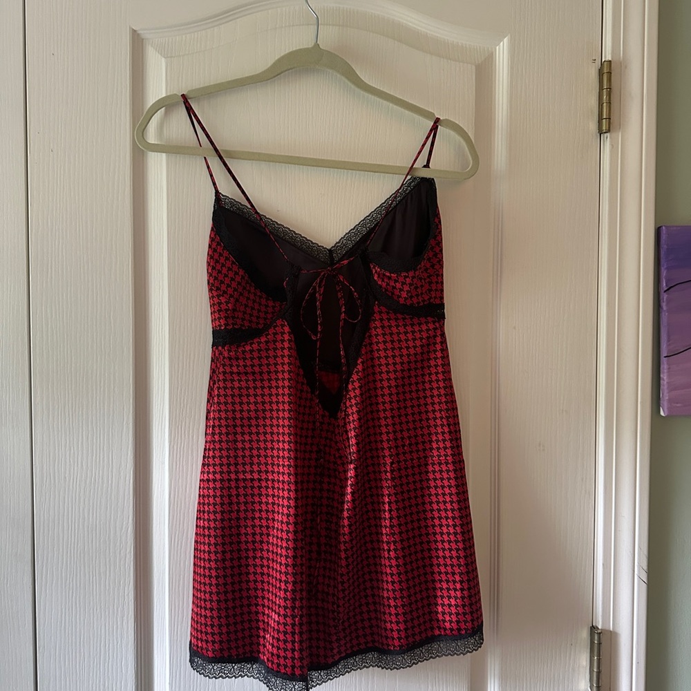 Elegant Red and Black Lace Chemise
